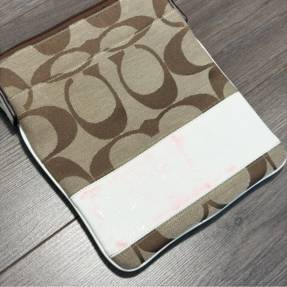 Coach vintage Signature Brown and Cream Crossbody Bag - Picture 10 of 10